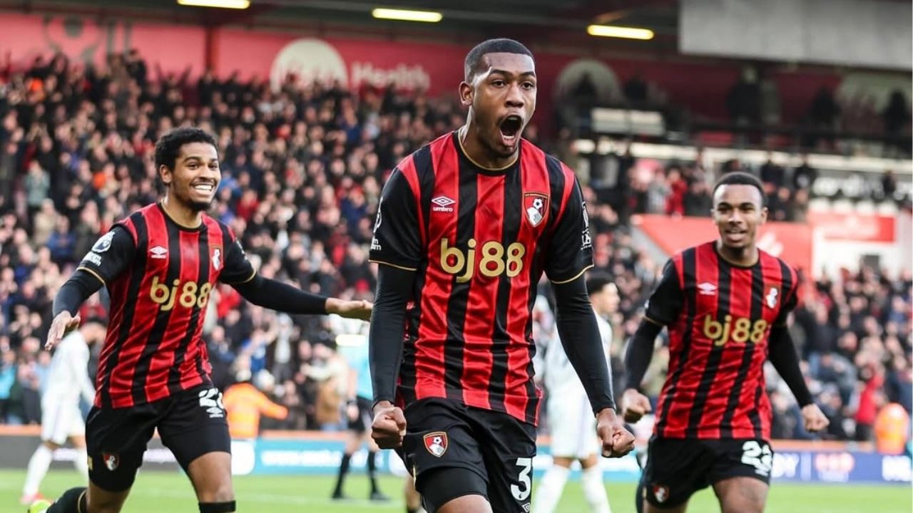 Rayan dispara na Premier League e vira alvo de três gigantes europeus