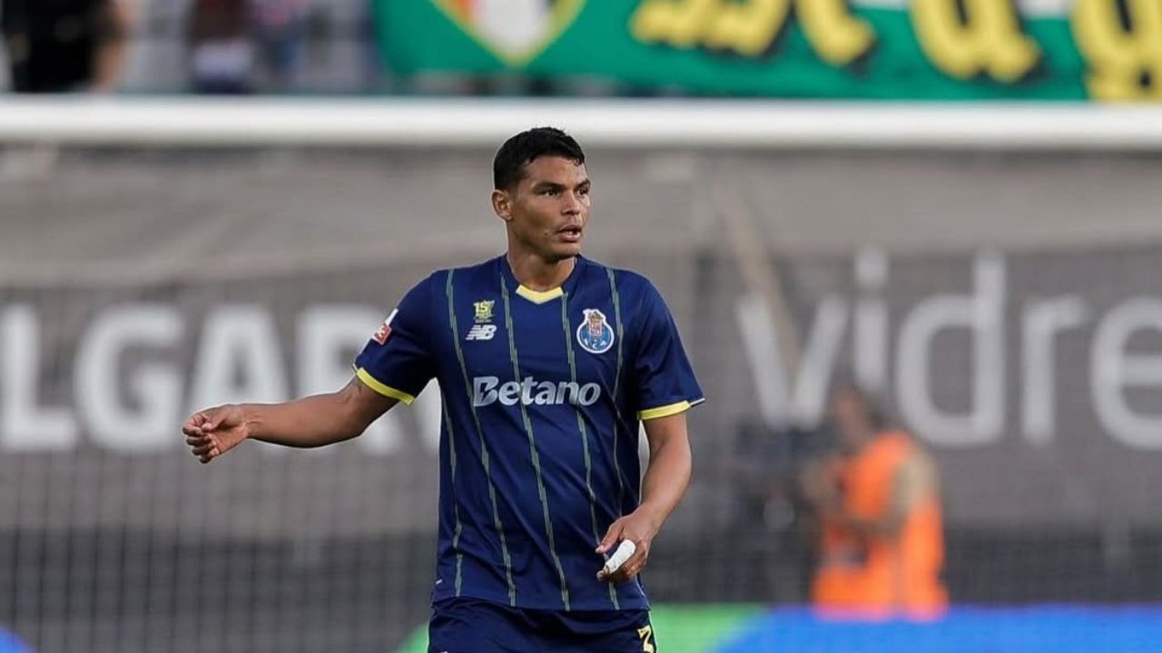 Thiago Silva está livre e futuro surpreende: entenda os próximos passos do zagueiro