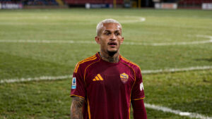 Wesley vira alvo de gigantes da Premier League após grande temporada na Roma
