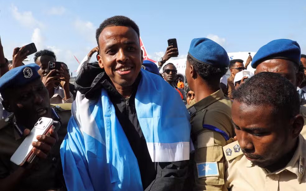 Árbitro Somali Recebe Honras Após Proibição nos EUA