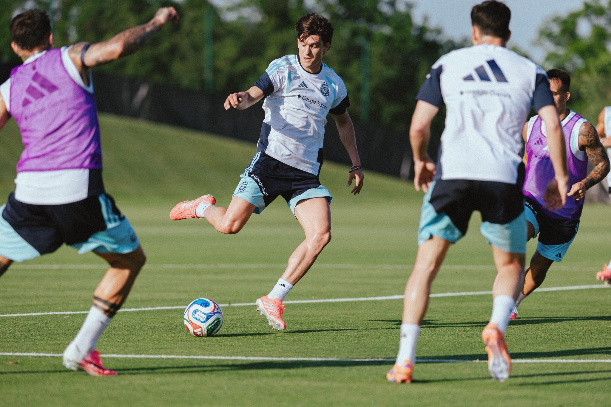 Argentina anuncia corte de Balerdi da Copa do Mundo após lesão em treino