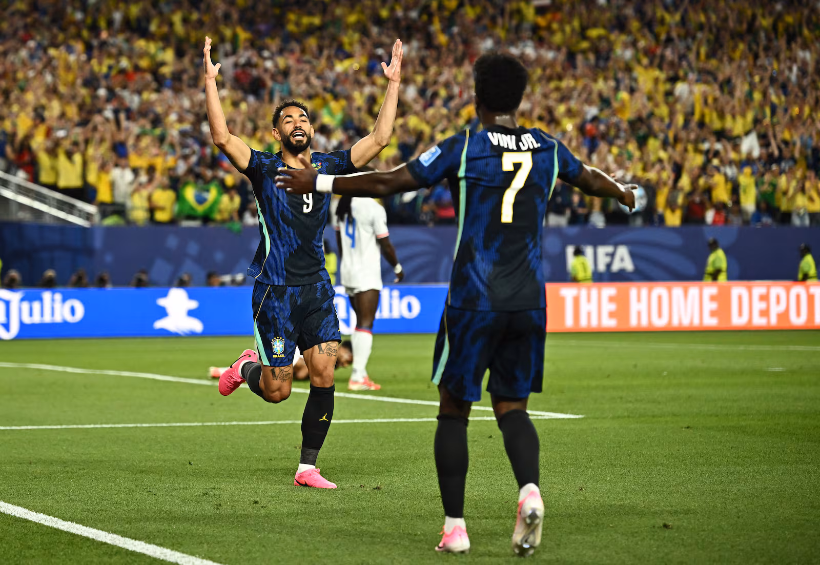Brasil vence Haiti por 3 a 0 e lidera Grupo C do Mundial