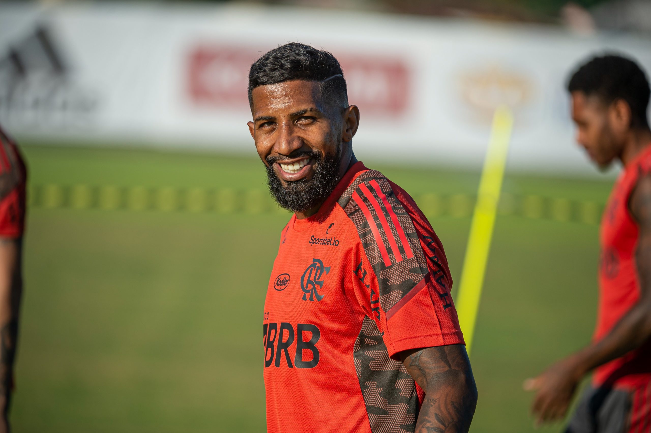 Ex-Flamengo pode deixar gigante europeu e retornar ao futebol brasileiro para defender o Grêmio