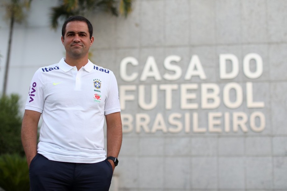 André Jardine aguarda reunião com a CBF para definir seu futuruo