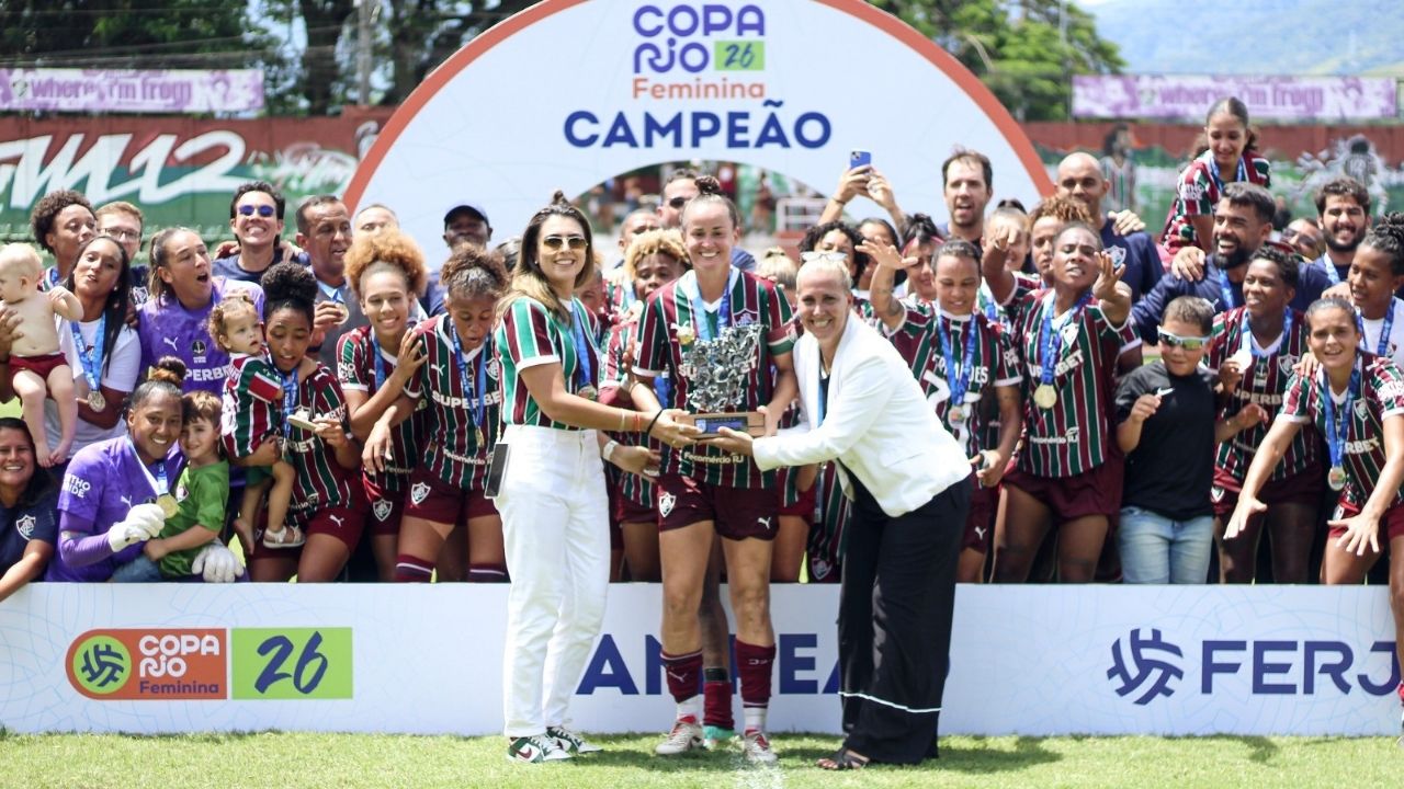 Gerente de futebol feminino do Fluminense destaca importância histórica do primeiro título profissional da equipe.