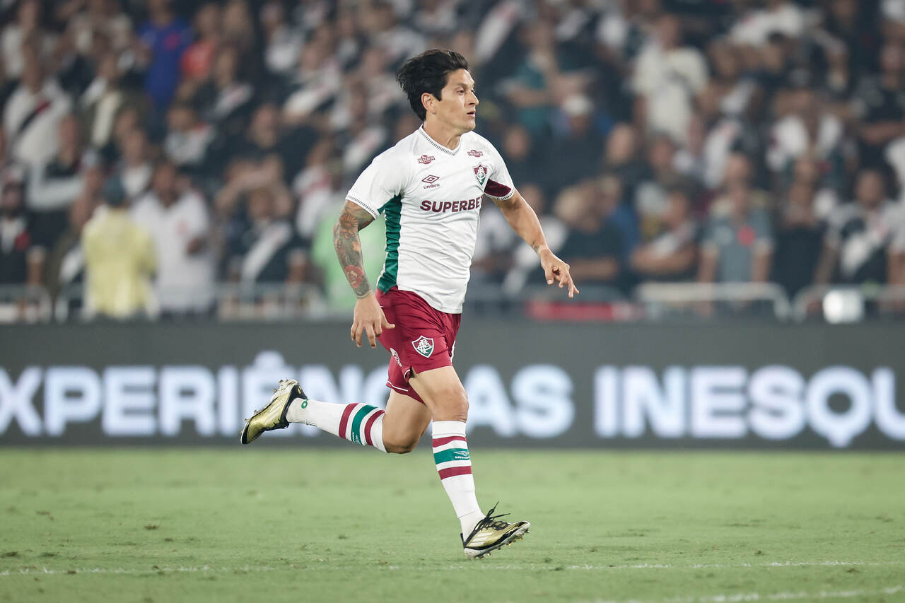 German Cano descarta aposentadoria e manda recado à torcida do Fluminense
