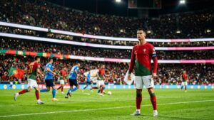 Imprensa internacional detona Cristiano Ronaldo após atuação apagada: “Dez homens e uma estátua”
